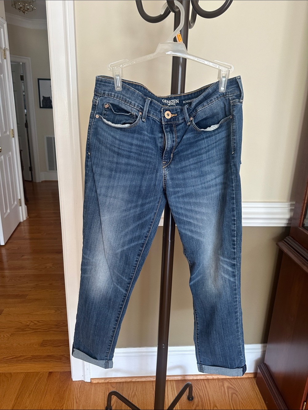 Levi's Women's Boyfriend Jeans in Medium Blue Wash